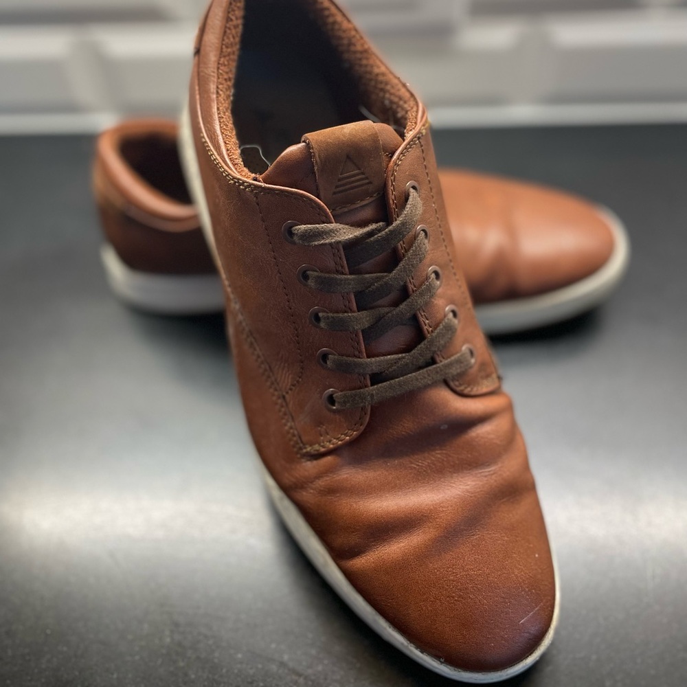 $15 - Aldo Brown Casual Sneaker. SIZE 9, worn a few times - great condition!